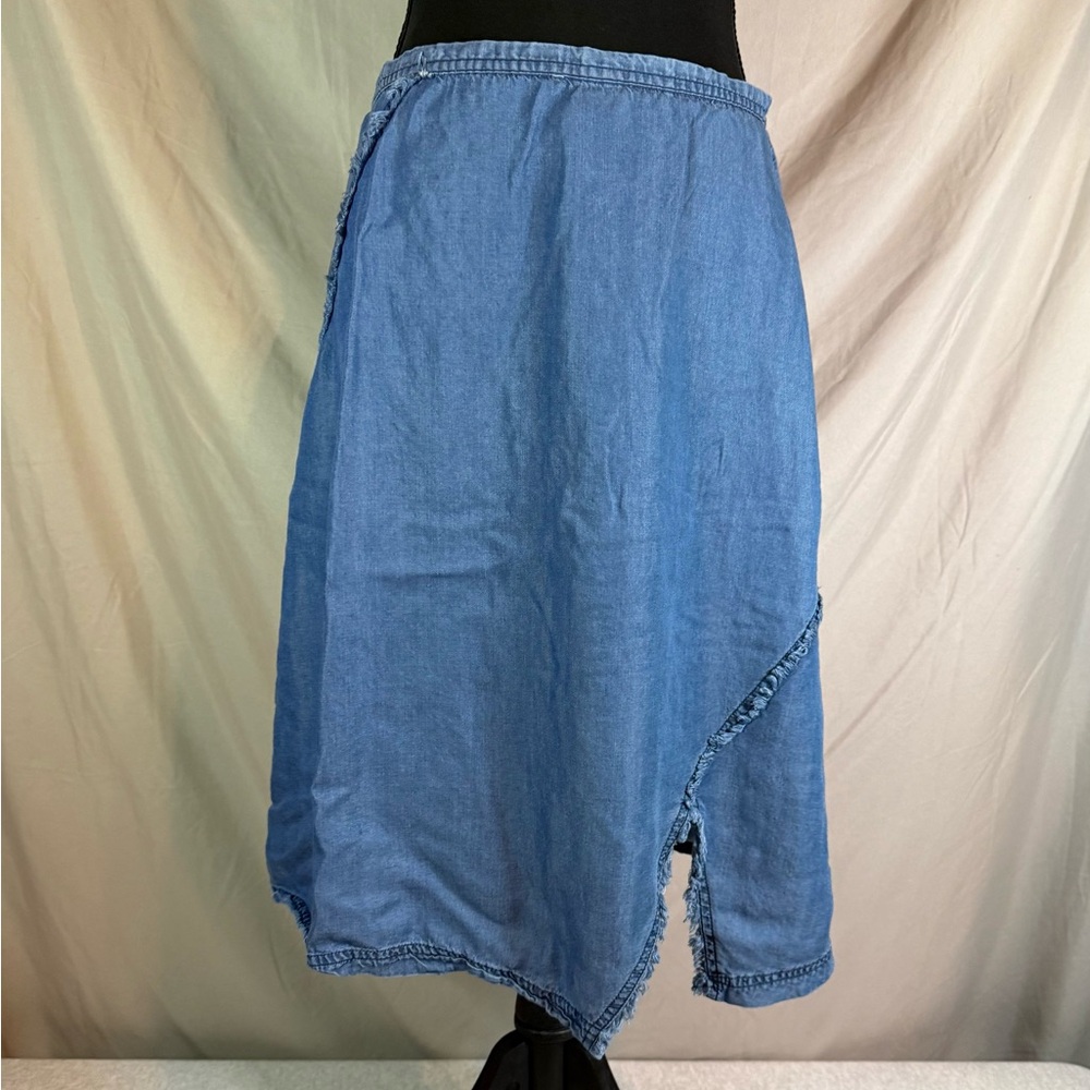 DKNY Denim Fringe Seam Chambray Skirt 👖✨